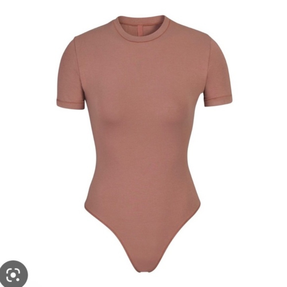 SKIMS COTTON JERSEY T-SHIRT BODYSUIT/ ROSE CLAY